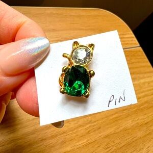 Sparkling Cat Brooch Pin - Green, Clear, & Gold